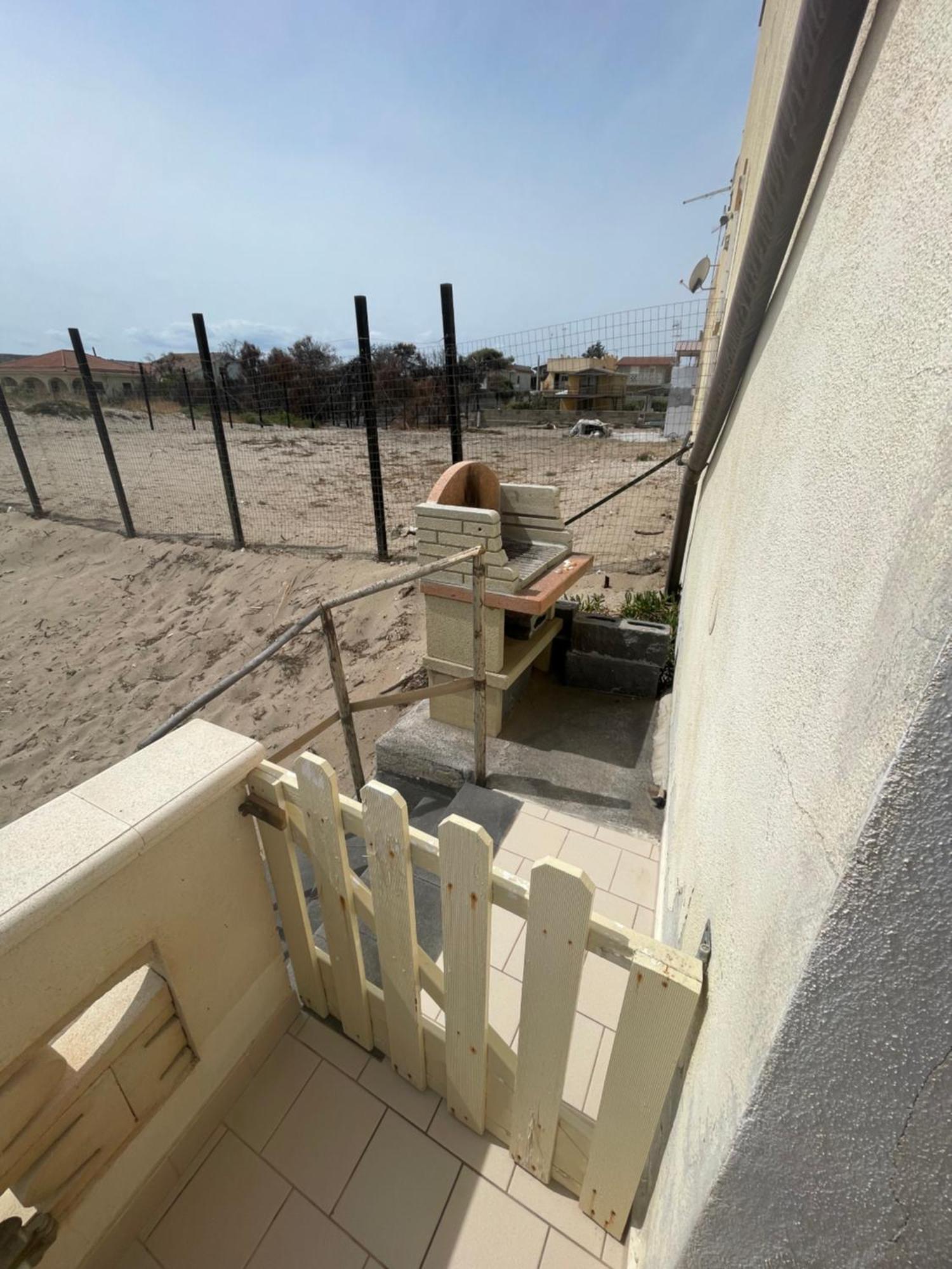 Paradiso Fronte Mare Villa Agnone Bagni Exterior foto