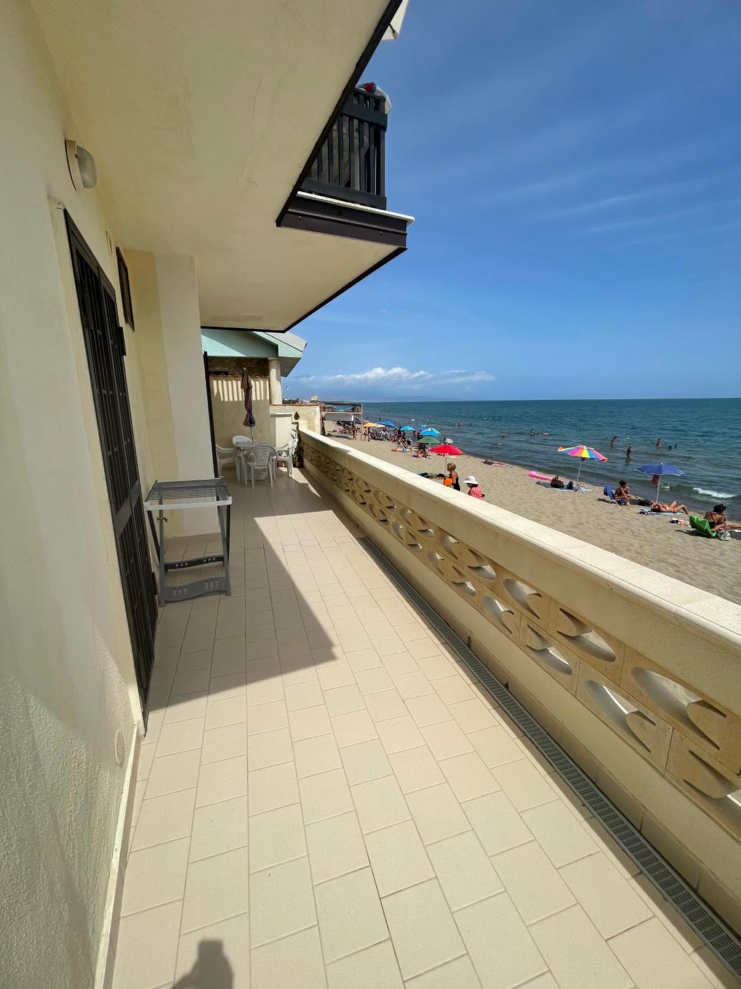 Paradiso Fronte Mare Villa Agnone Bagni Exterior foto